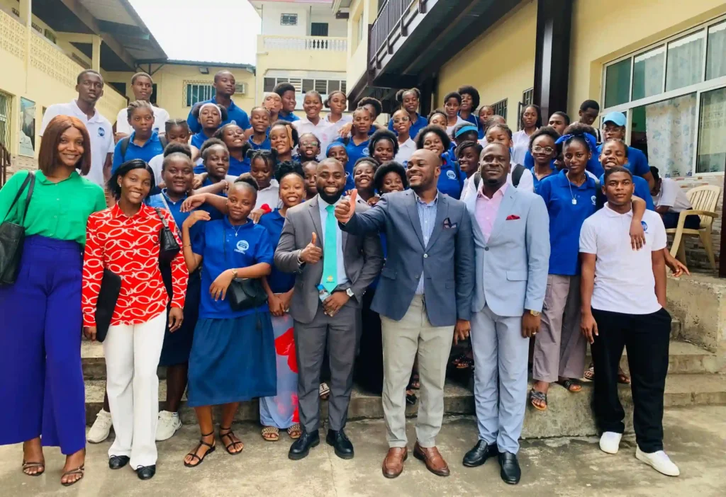 El Colegio E’waiso Ipola fomenta el éxito académico y personal en un emotivo encuentro entre antiguos alumnos y finalistas de Bachillerato El Colegio E’waiso Ipola fomenta el éxito académico y personal en un emotivo encuentro entre antiguos alumnos y finalistas de Bachillerato